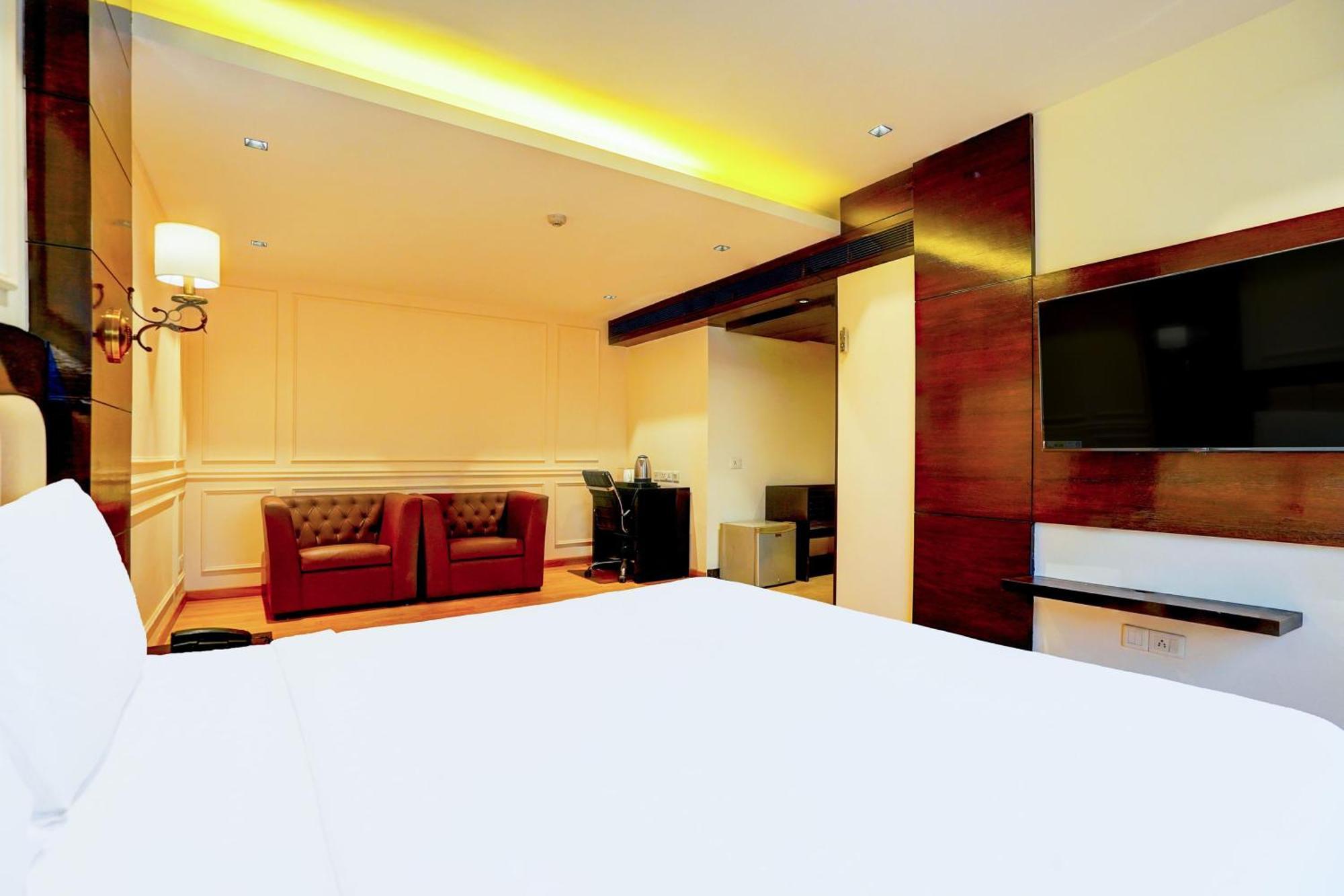 सहारा Palette South Delhi Formerly Imperial 3*